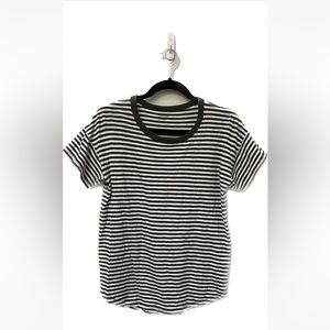 💕 Women’s Madewell green striped top in size small